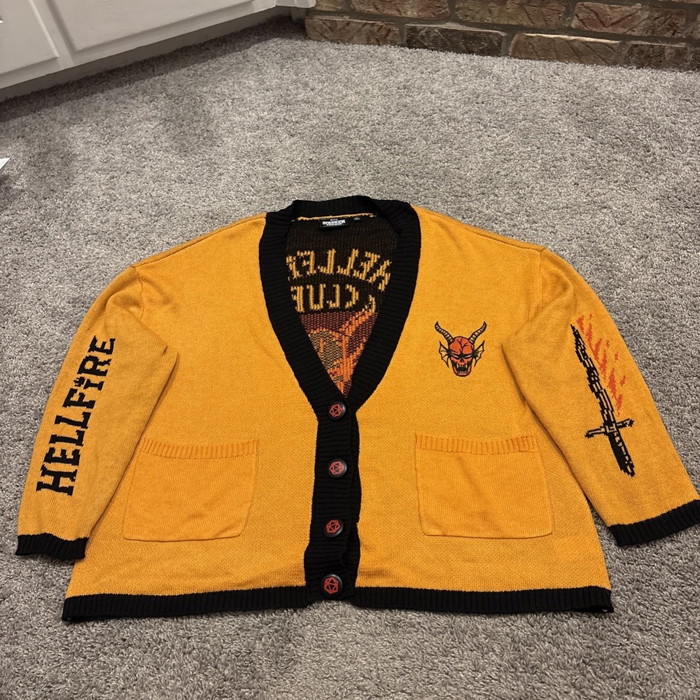 HELLFIRE CLUB CARDIGAN Yellow/Black Unisex XL  Netflix Stranger Things Exclusive